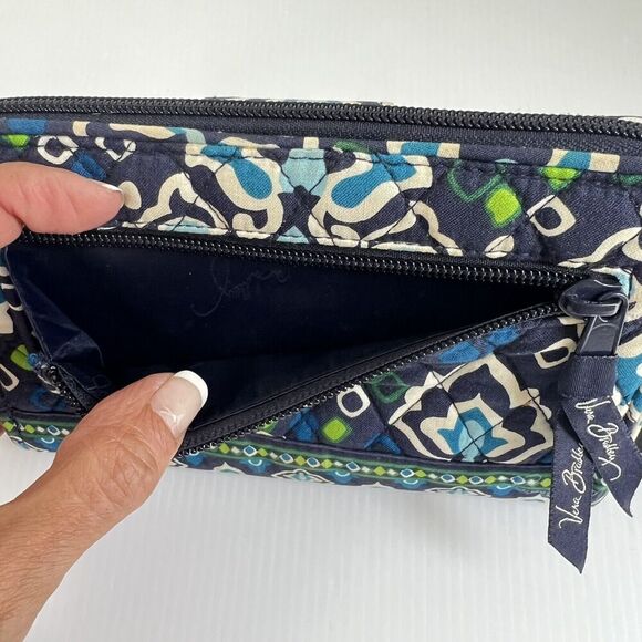 VERA BRADLEY Turnlock Wallet RIFD Pattern Blue Ink Zip Around Large Quilted - Picture 7 of 13